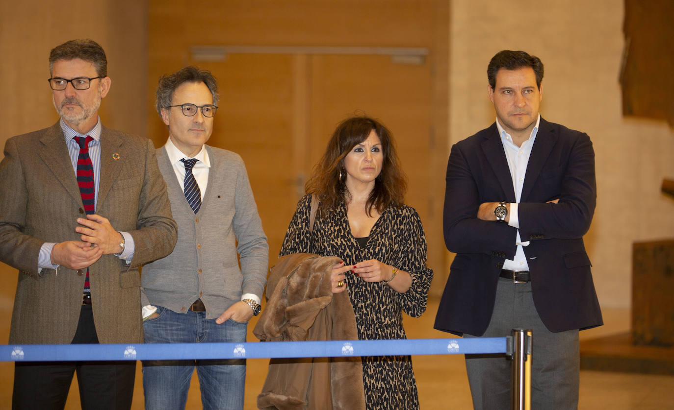 Las Cortes de Castilla y León y El Norte de Castilla reúnen en una exposición, a partir de la completa hemeroteca del diario decano de la prensa española, los hitos de los 11 comicios locales desde 1979