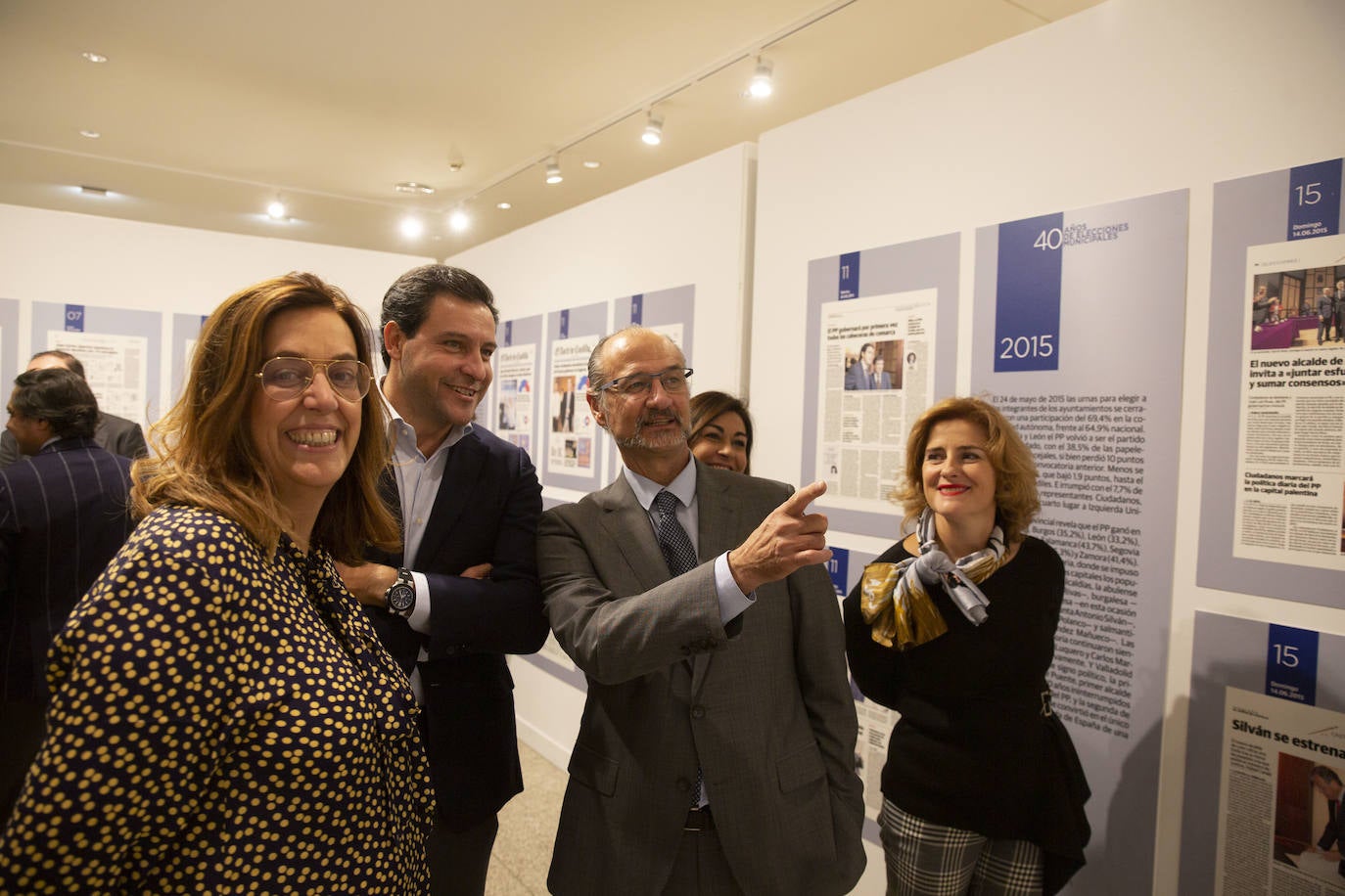 Las Cortes de Castilla y León y El Norte de Castilla reúnen en una exposición, a partir de la completa hemeroteca del diario decano de la prensa española, los hitos de los 11 comicios locales desde 1979