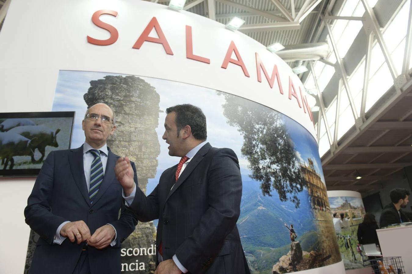 Inauguración de la XXIII edición de Intur en la Feria de Muestras de Valladolid. Stand de Salamanca. 