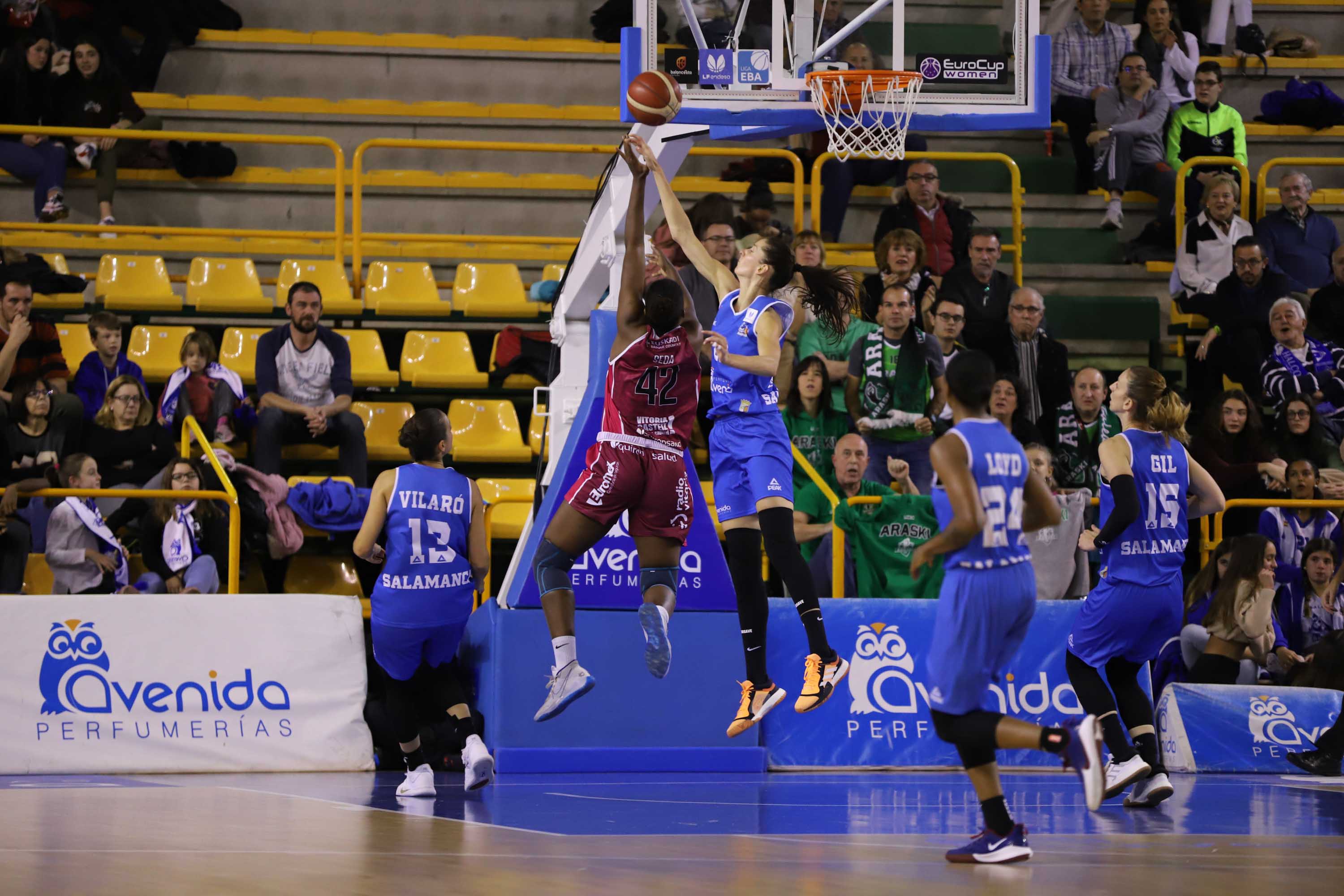 El equipo charro supera a Araski sin problemas tras las dos últimas derrotas ligueras en un duelo con varias jugadoras lesionadas en ambos equipos.