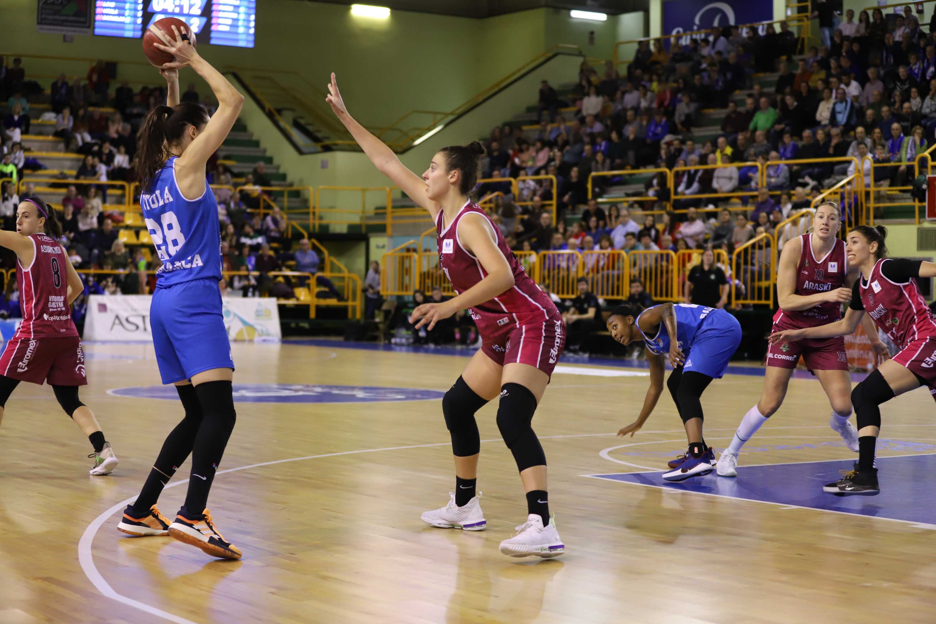 El equipo charro supera a Araski sin problemas tras las dos últimas derrotas ligueras en un duelo con varias jugadoras lesionadas en ambos equipos.