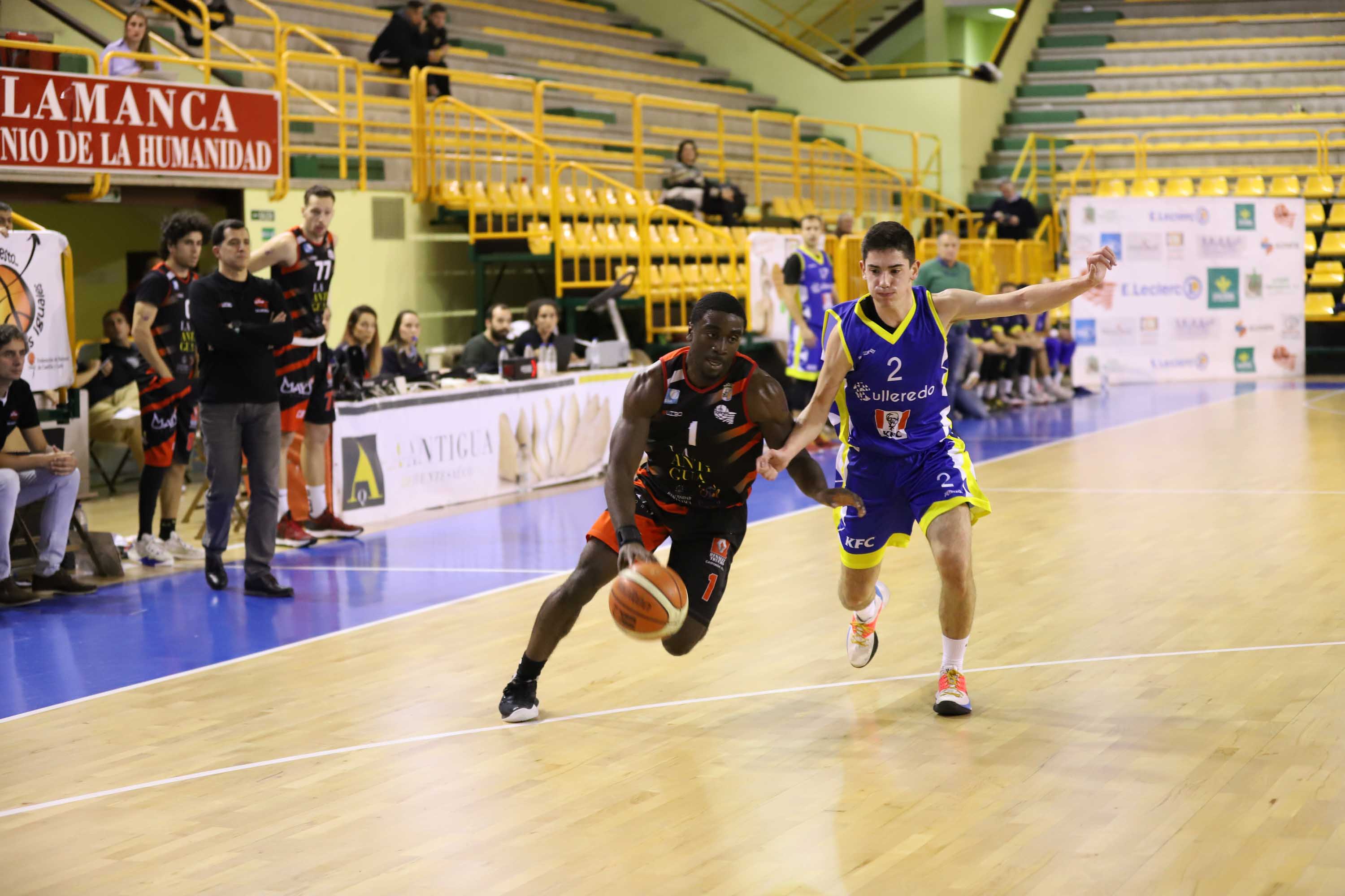 Los jugadores, durante el encuentro de este sábado.