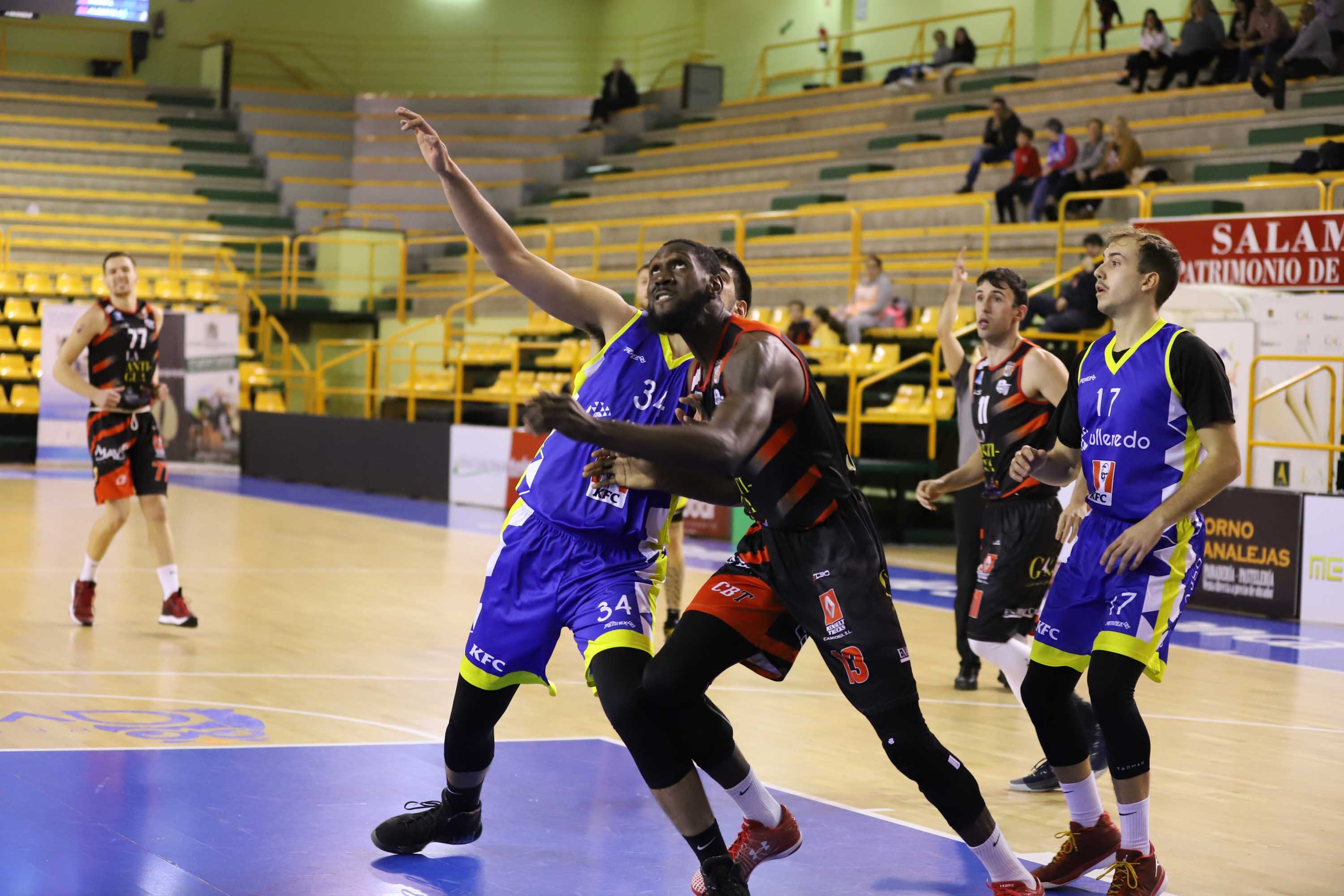 Los jugadores, durante el encuentro de este sábado.