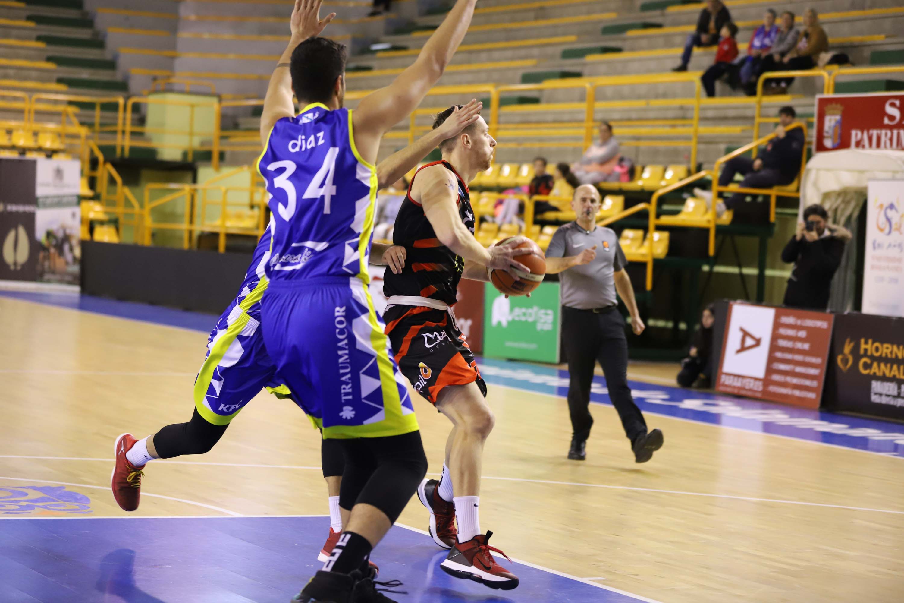 Los jugadores, durante el encuentro de este sábado.