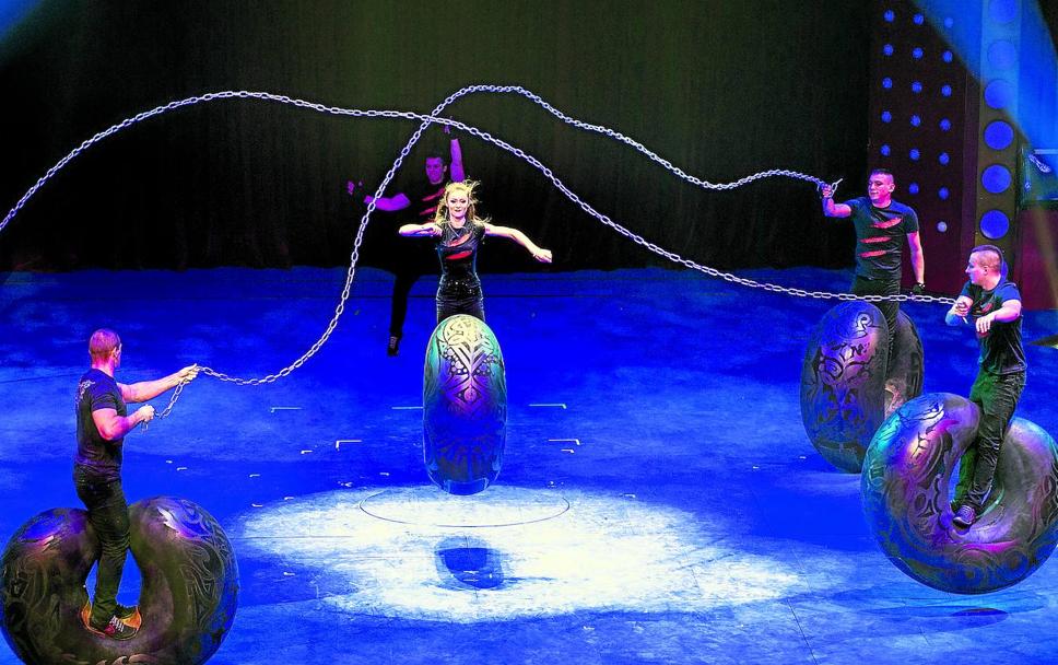 Participantes en el Festival Internacional del Circo de China. 