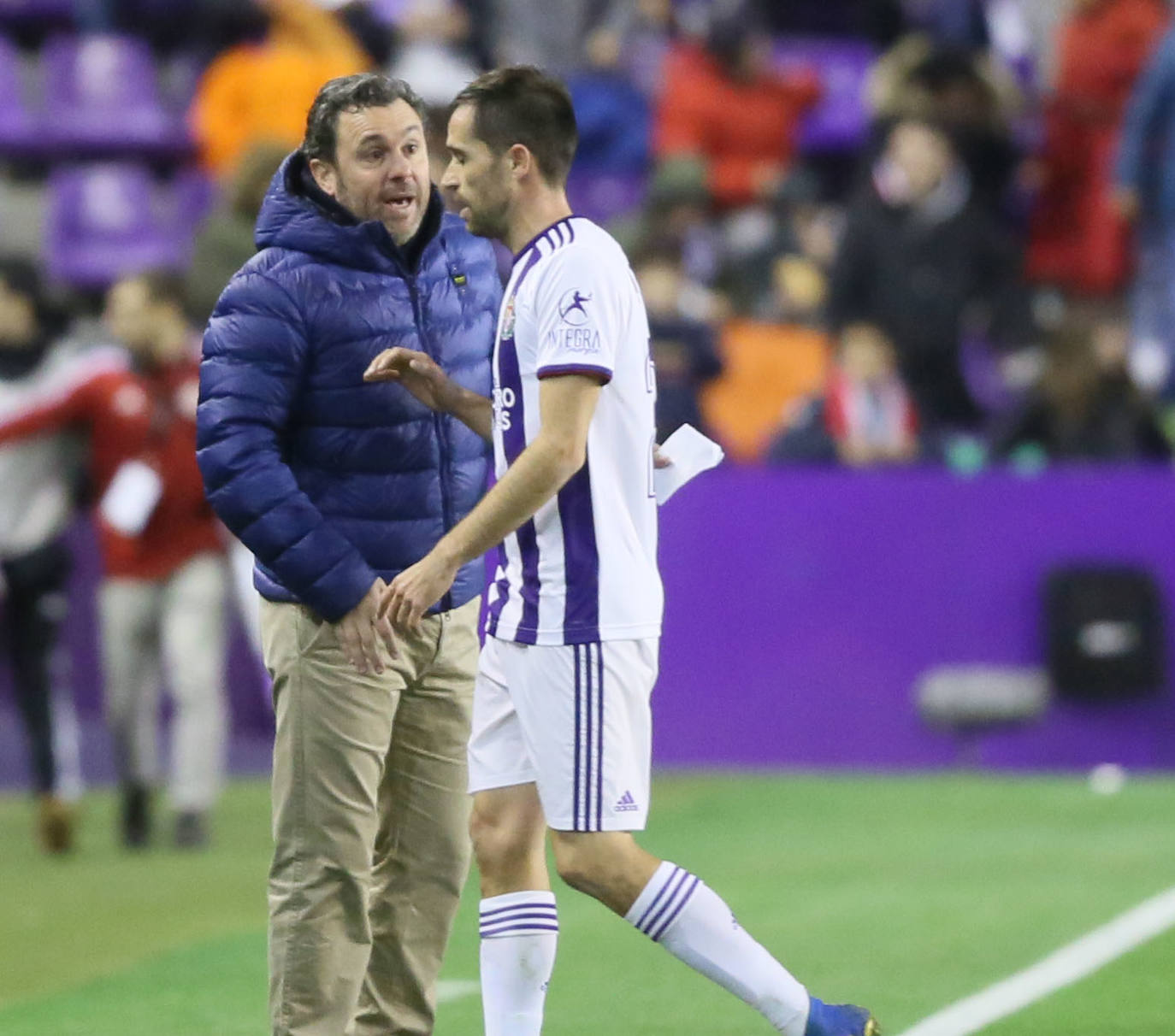 Un penalti marcado a la segunda por Banega lleva al Real Valladolid a sufrir la primera derrota de la temporada en Zorrilla.