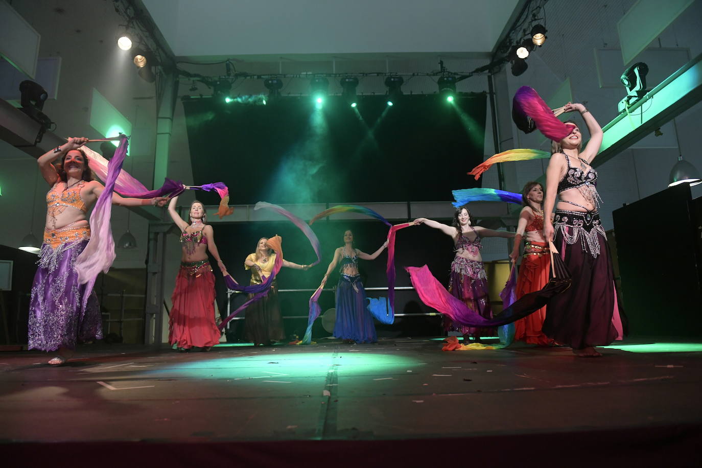 La cita ha llenado el recinto artístico de bigotes, símbolo de este movimiento internacional por la salud masculina. 