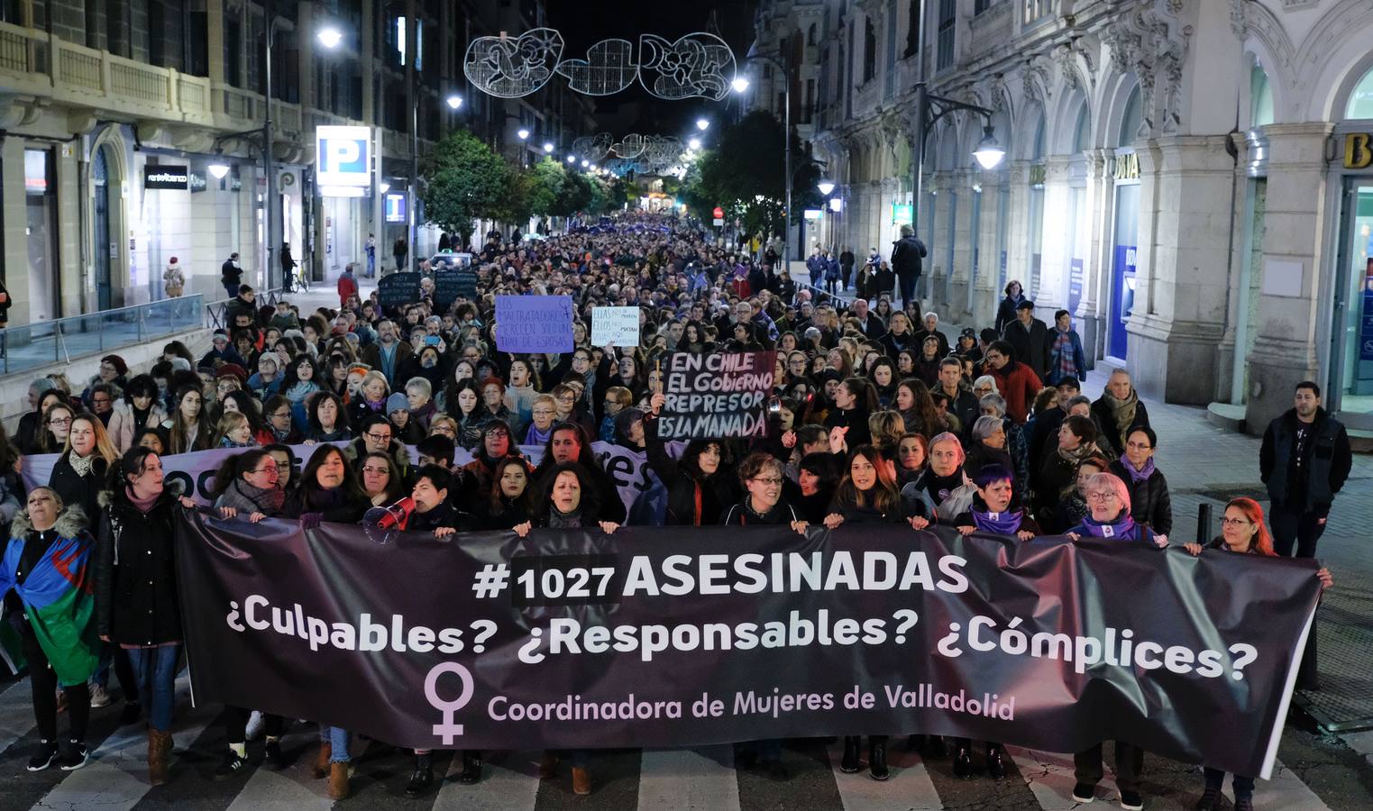 Más de 2.000 personas salieron hoy a las calles del centro de la ciudad convocadas por la Coordinadora de Mujeres 