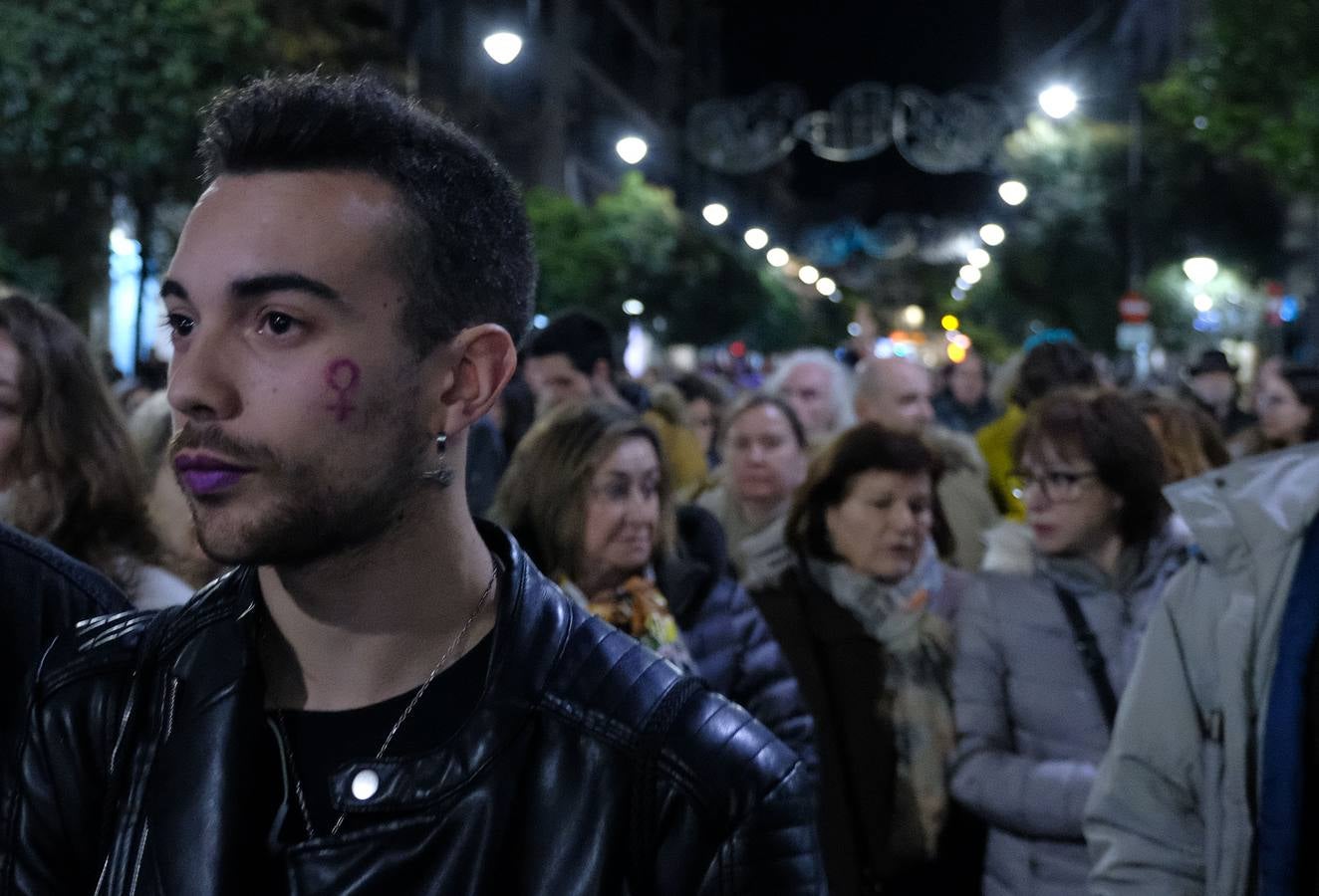 Más de 2.000 personas salieron hoy a las calles del centro de la ciudad convocadas por la Coordinadora de Mujeres 