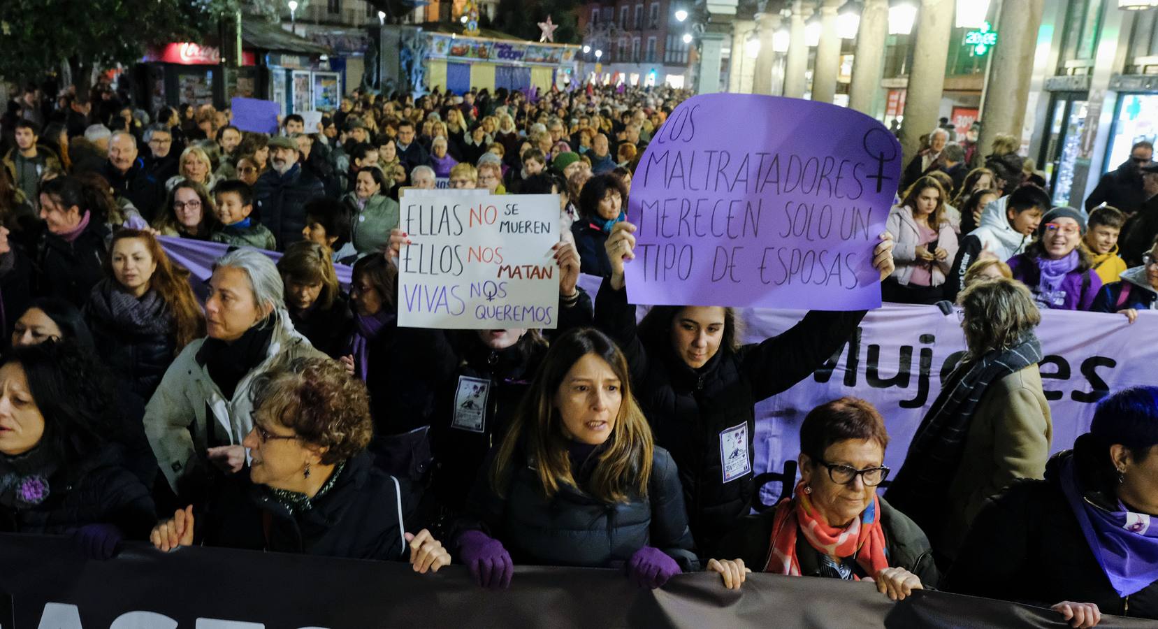 Más de 2.000 personas salieron hoy a las calles del centro de la ciudad convocadas por la Coordinadora de Mujeres 