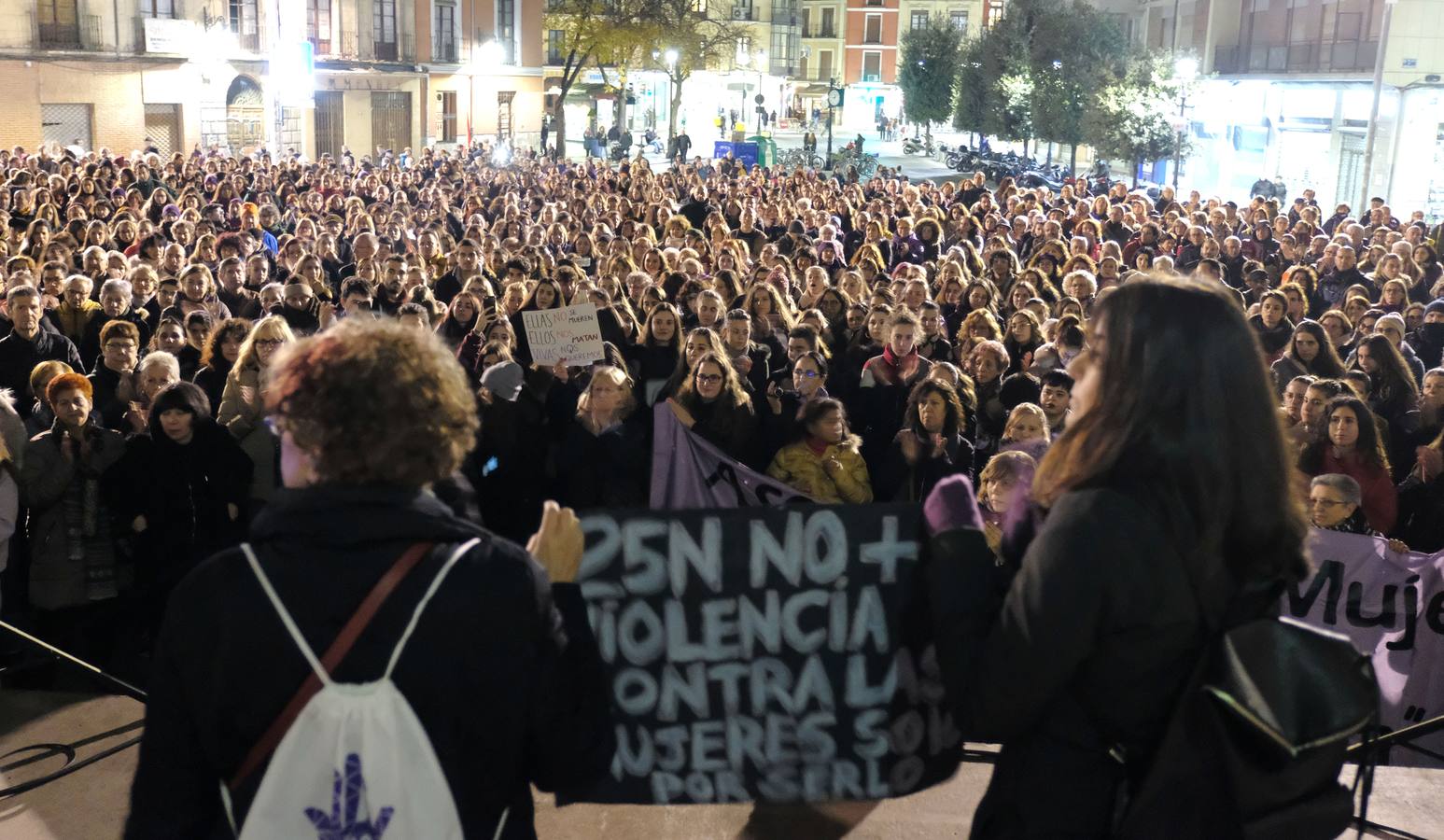 Más de 2.000 personas salieron hoy a las calles del centro de la ciudad convocadas por la Coordinadora de Mujeres 