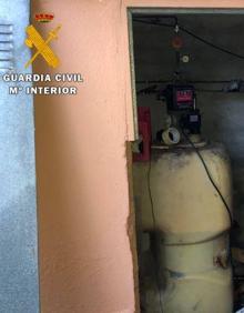 Imagen secundaria 2 - Intervención de la Guardia Civil en las naves que utilizaban los arrestados.