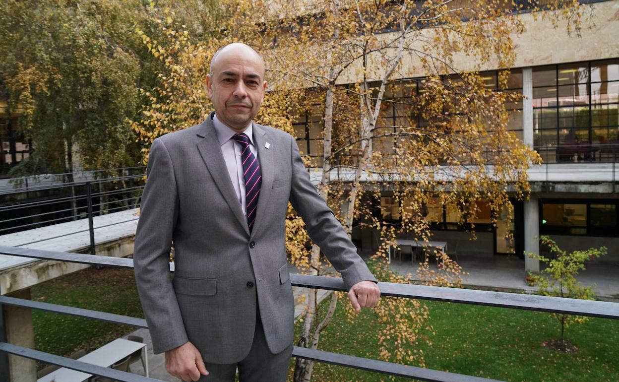 El Decano de Economía y Empresa, Catedrático de Organización de Empresas y Director del Programa de Desarrollo Directivo de IME Business School, Jesús Galende