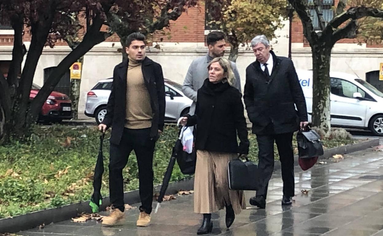 Uno de los acusados, Raúl Calvo, en su llegada a la sesión judicial.