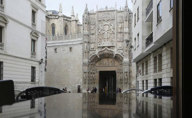 Fachada del Colegio de San Gregorio, hoy museo Nacional de Escultura.