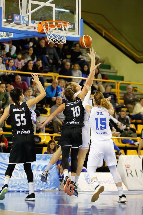 Partido CB Avenida - Olivais FC (92-49).