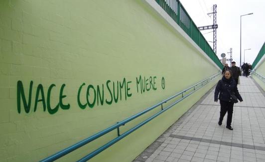 Pintada en la entrada al túnel de San Isidro.