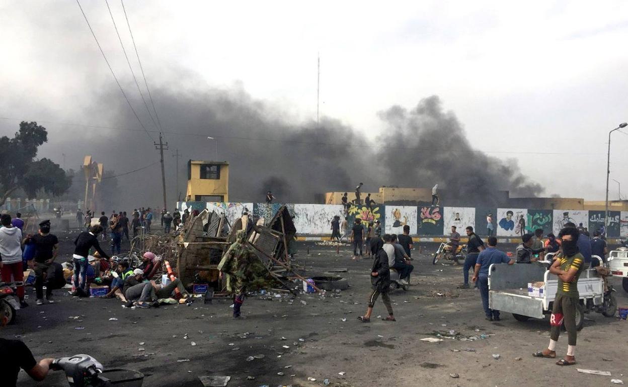 Escenario tras la manifestación en la localidad de Nasiriya (Irak).