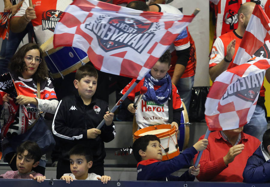 Fotos: Derrota del Balonmano Nava ante el Puente Genil (24-25) en un disputado partido