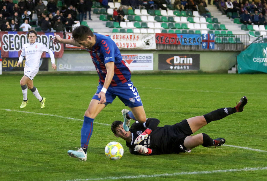 Fotos: La Gimnástica Segoviana golea al Júpiter leonés