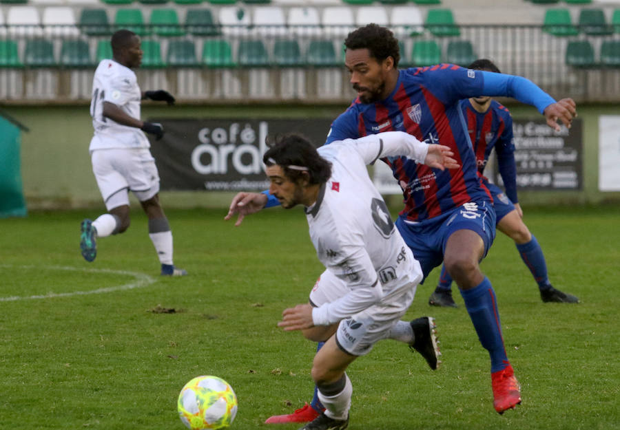 Fotos: La Gimnástica Segoviana golea al Júpiter leonés