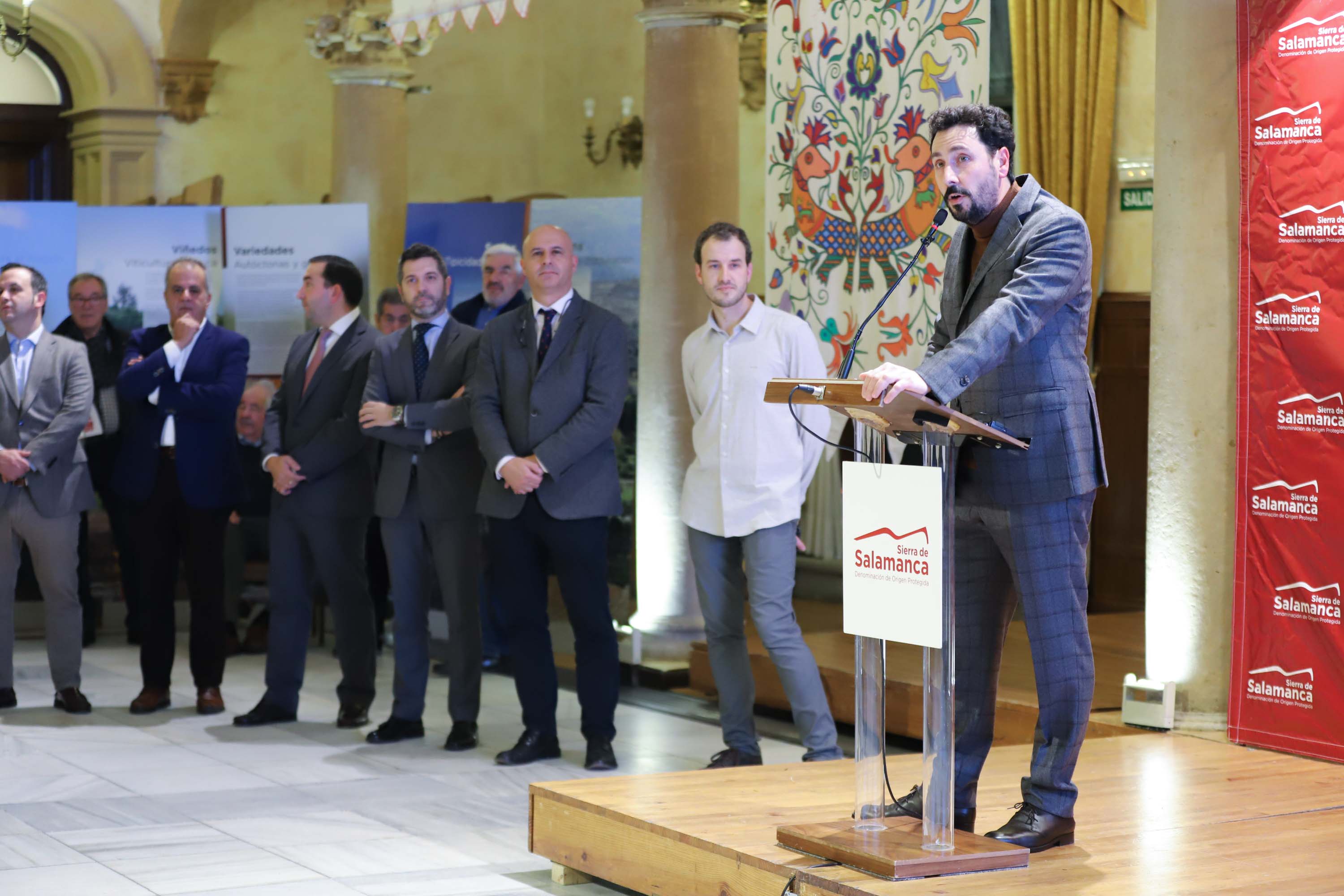 La gala de 2019 se celebró, un año más, en el incomparable marco del Casino de Salamanca, adornado para la ocasión con estandartes bordados con motivos serranos de Mogarraz y San Esteban de la Sierra