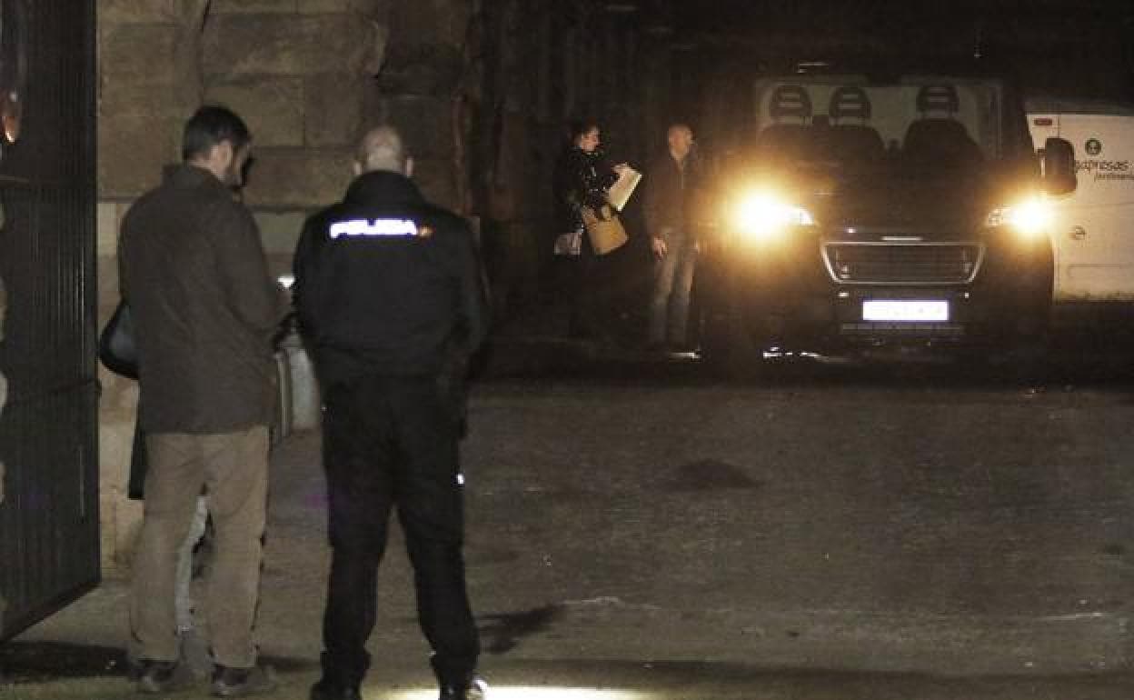 Fallece una joven tras precipitarse de la torre de la Laboral en Gijón