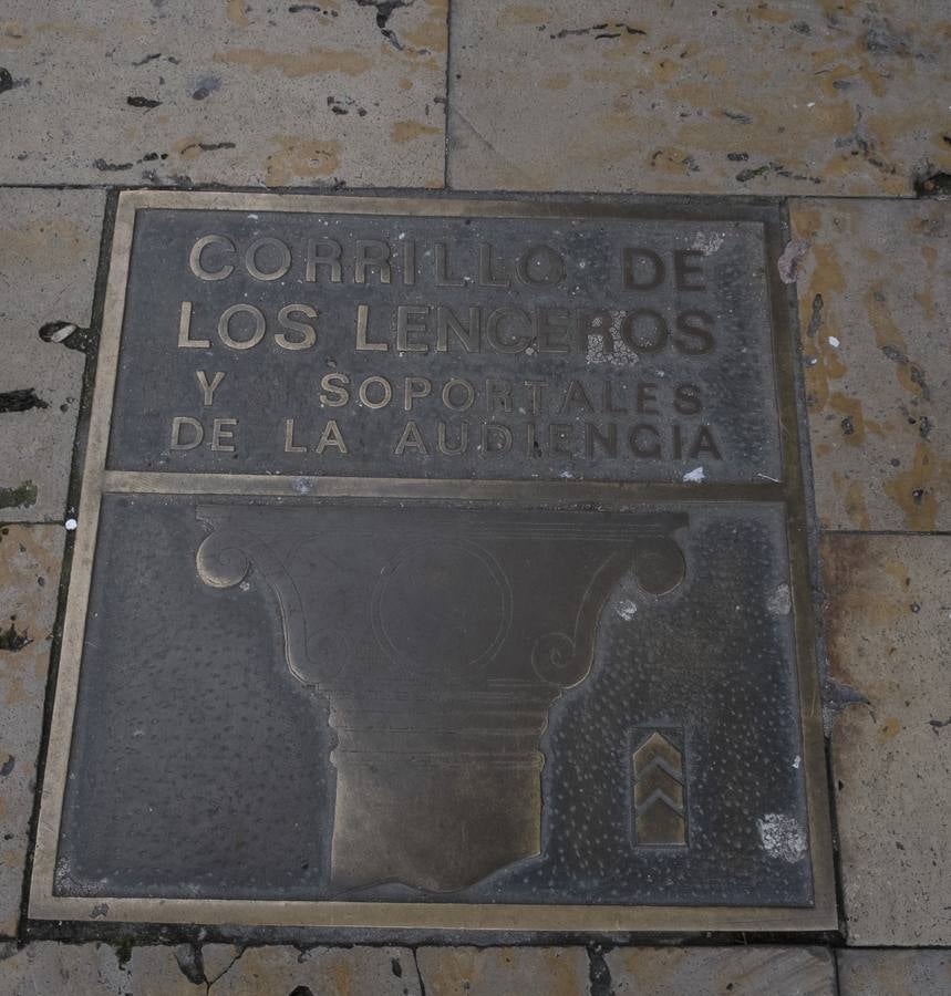 Placa del corrillo de los lenceros, en la esquina con la actual calle Lencería.