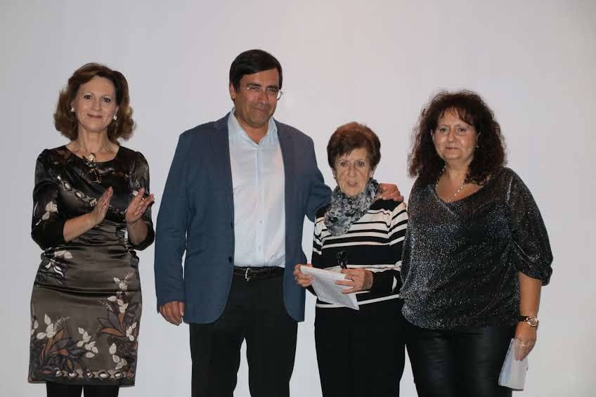 El centro cultural Eloy Arribas ha acogido este fin de semana la presentación del calendario erótico en el que vecinos de Pedrajas de San Esteban posan con fines benéficos, con el objetivo de recaudar fondos para causas solidarias. El pasado calendario (el de este año 2019) consiguió dinero para la Asociación Española para el Cáncer. La recaudación por la venta de la edición del próximo año se destinará a la Asociación de Familiares de Enfermos de Alzhéimer y otras demencias de la comarca de Íscar.