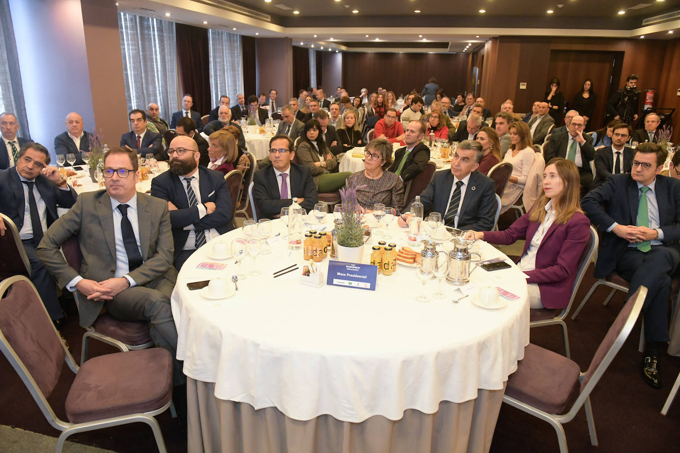 Fotos: Foro Económico con Iñigo Sáenz de Urturi