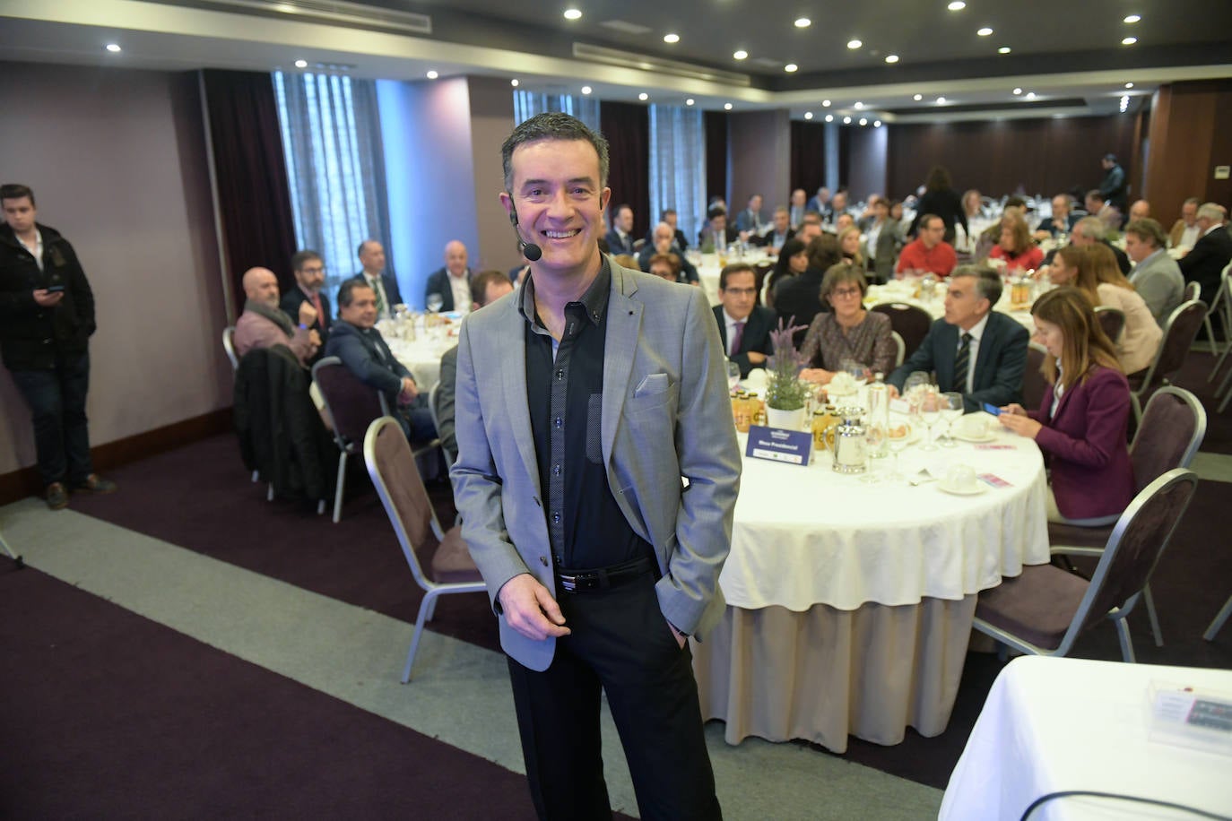 Fotos: Foro Económico con Iñigo Sáenz de Urturi