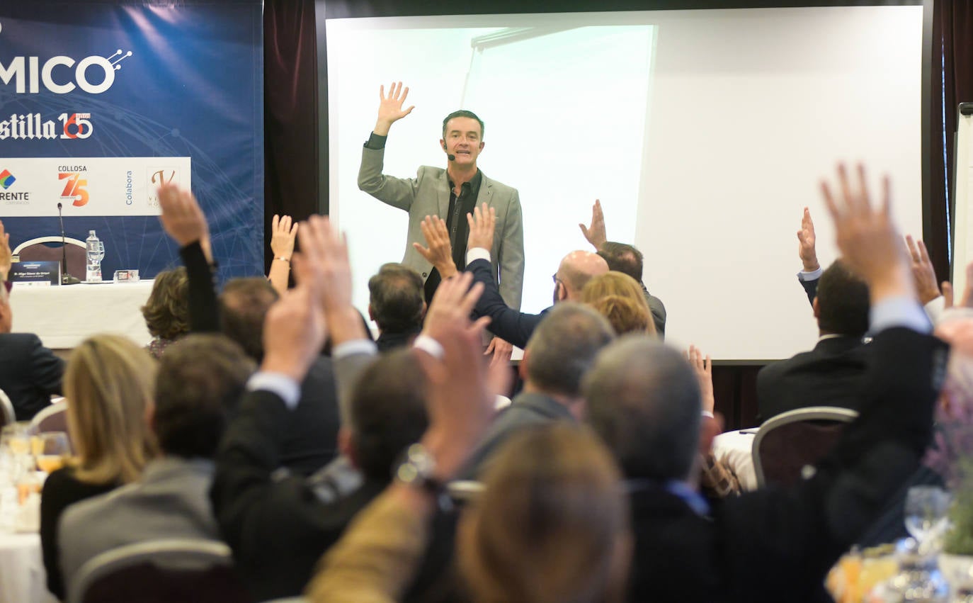 Fotos: Foro Económico con Iñigo Sáenz de Urturi