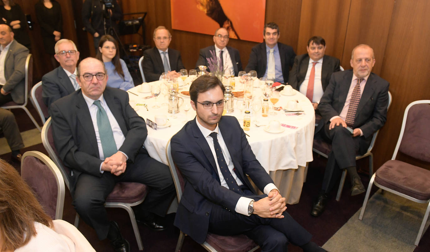 Fotos: Foro Económico con Iñigo Sáenz de Urturi