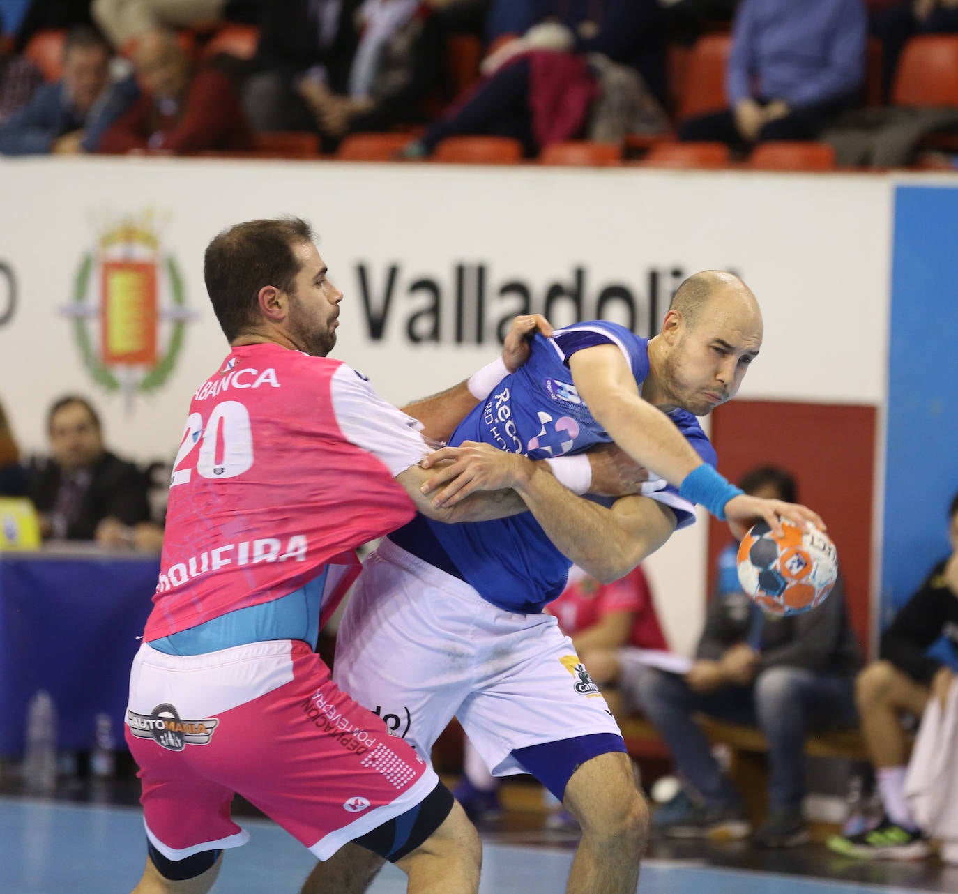 El Recoletas ha vencido al Cangas en el polideportivo Pisuerga en partido muy trabado. 