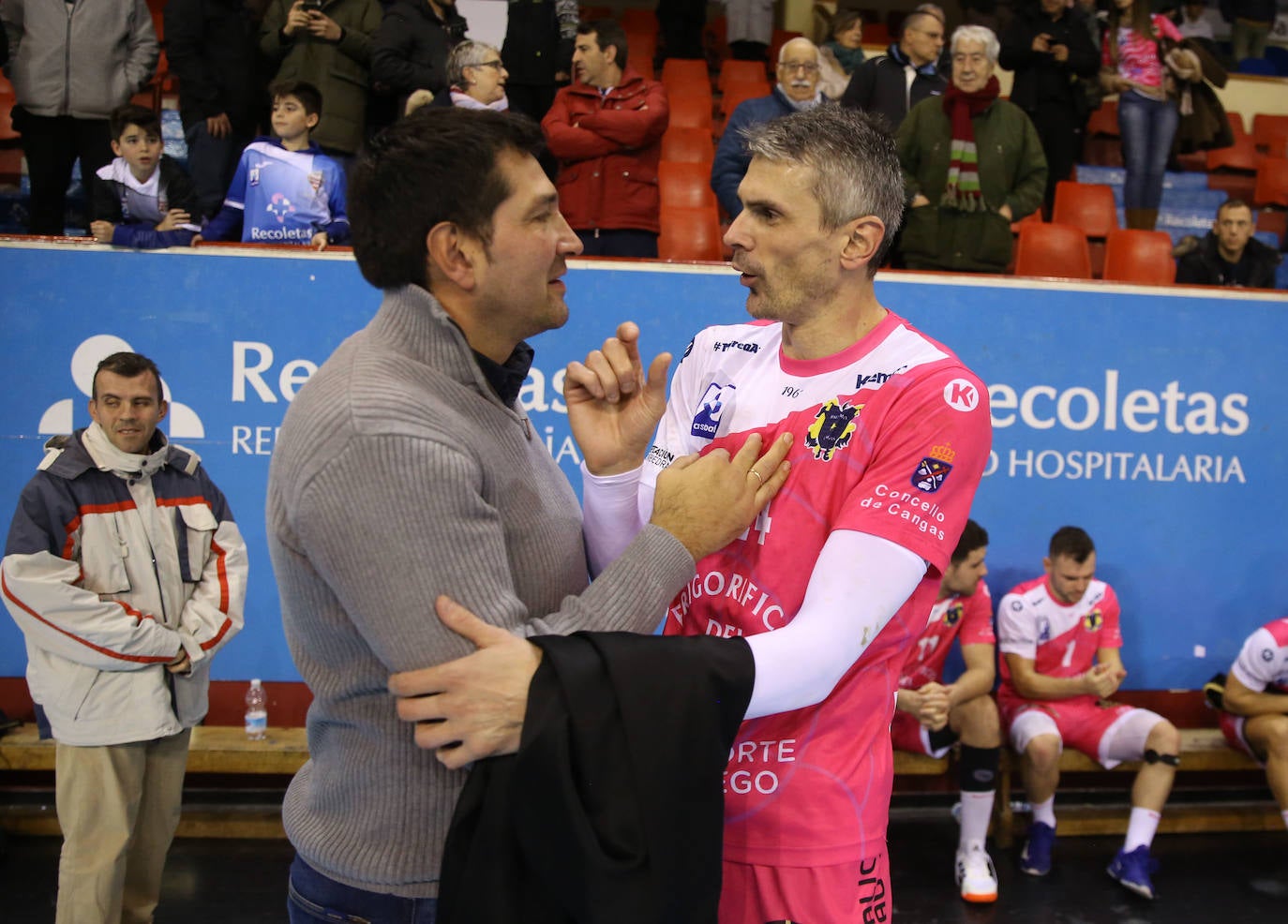 El Recoletas ha vencido al Cangas en el polideportivo Pisuerga en partido muy trabado. 