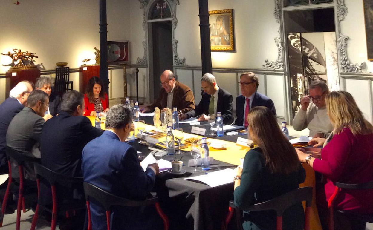 Reunión del patronato de la Casa Lis, esta mañana.