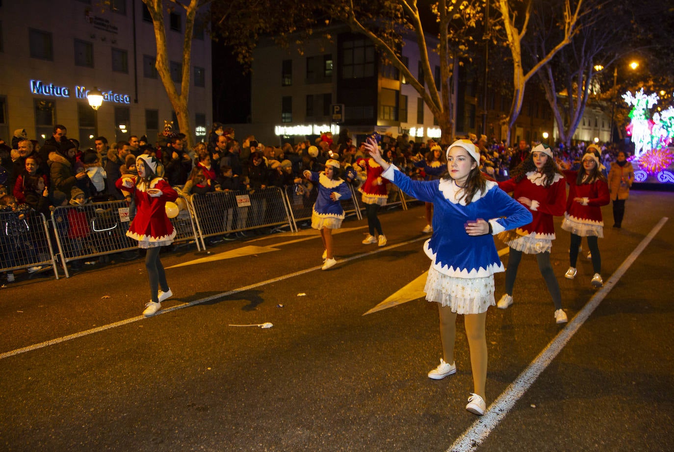 La Navidad se ha adelantado y Papá Noel ya recorre las calles de Valladolid. 