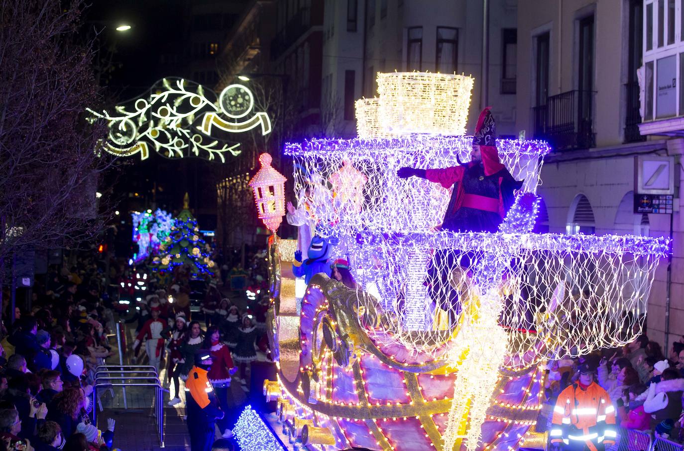 La Navidad se ha adelantado y Papá Noel ya recorre las calles de Valladolid. 