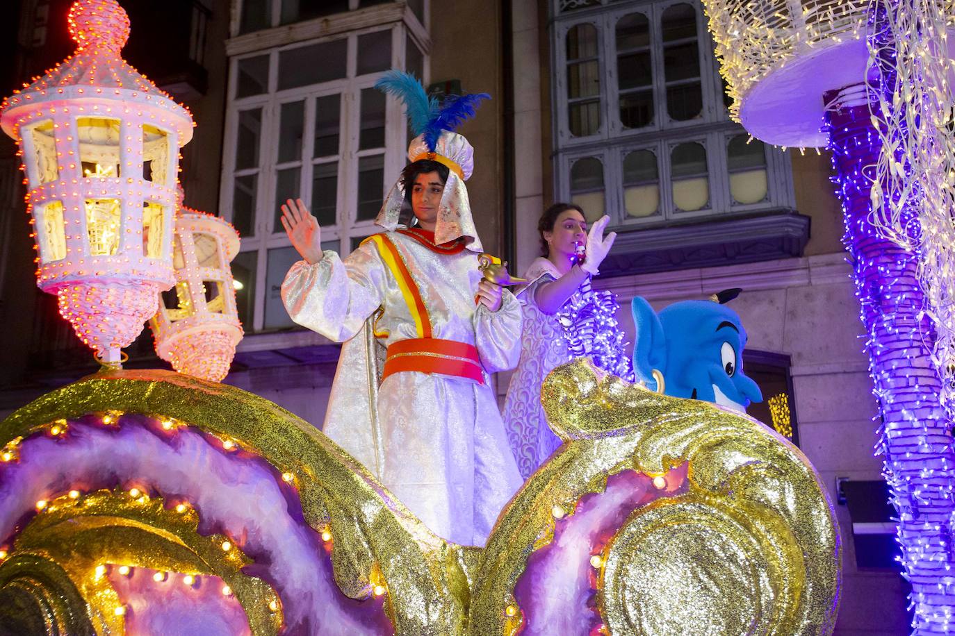 La Navidad se ha adelantado y Papá Noel ya recorre las calles de Valladolid. 