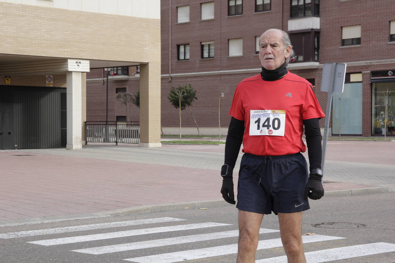 Corredores de toda la región han participado este domingo en la XXXVIII Carrera Pedestre Popular del Pavo de Laguna de Duero. El recorrido, de siete kilómetros, arrancó a las 10:30 horas desde las inmediaciones del polideportivo y discurrió por la avenida La Laguna, las calles Cea y Pisuerga y las Avenidas Juan de Austria y Las Salinas. 