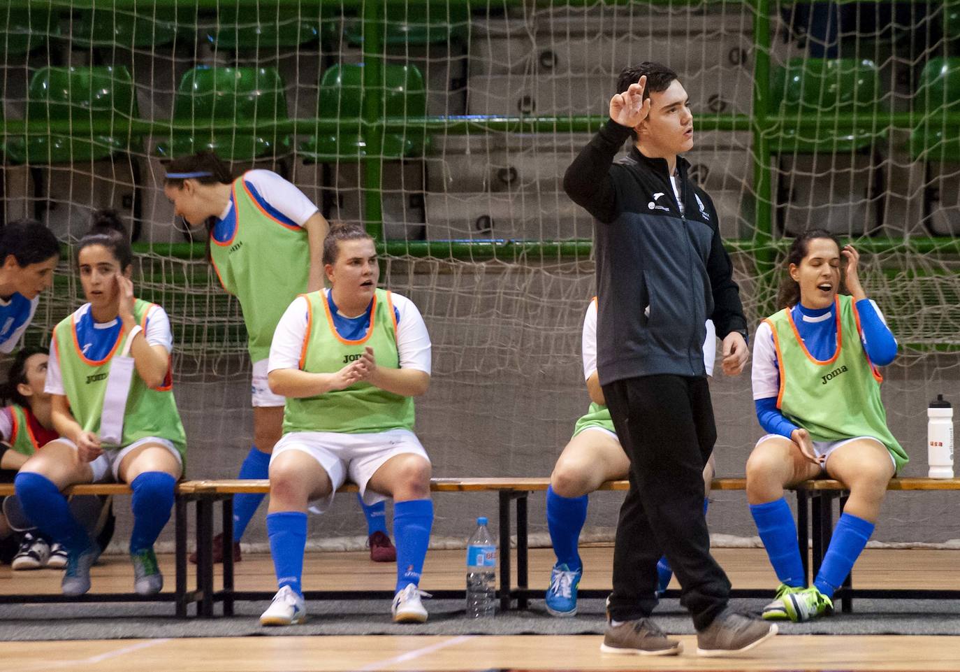 Partido de futbol sala femenino entre el Unami y el San Fernando 