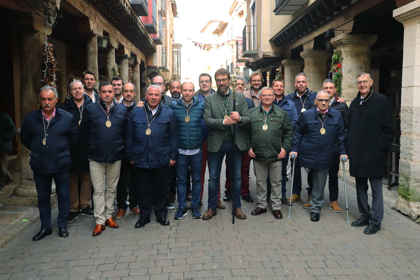La cofradía de San Juan de la Cruz de Medina de Rioseco ha vuelto a celebrar este domingo la festividad de su santo titular, cuya imagen del siglo XVIII (custodiada en la iglesia del convento del Carmen) salió de nuevo a la calle después de que laprocesión fuera recuperada hace dos años.