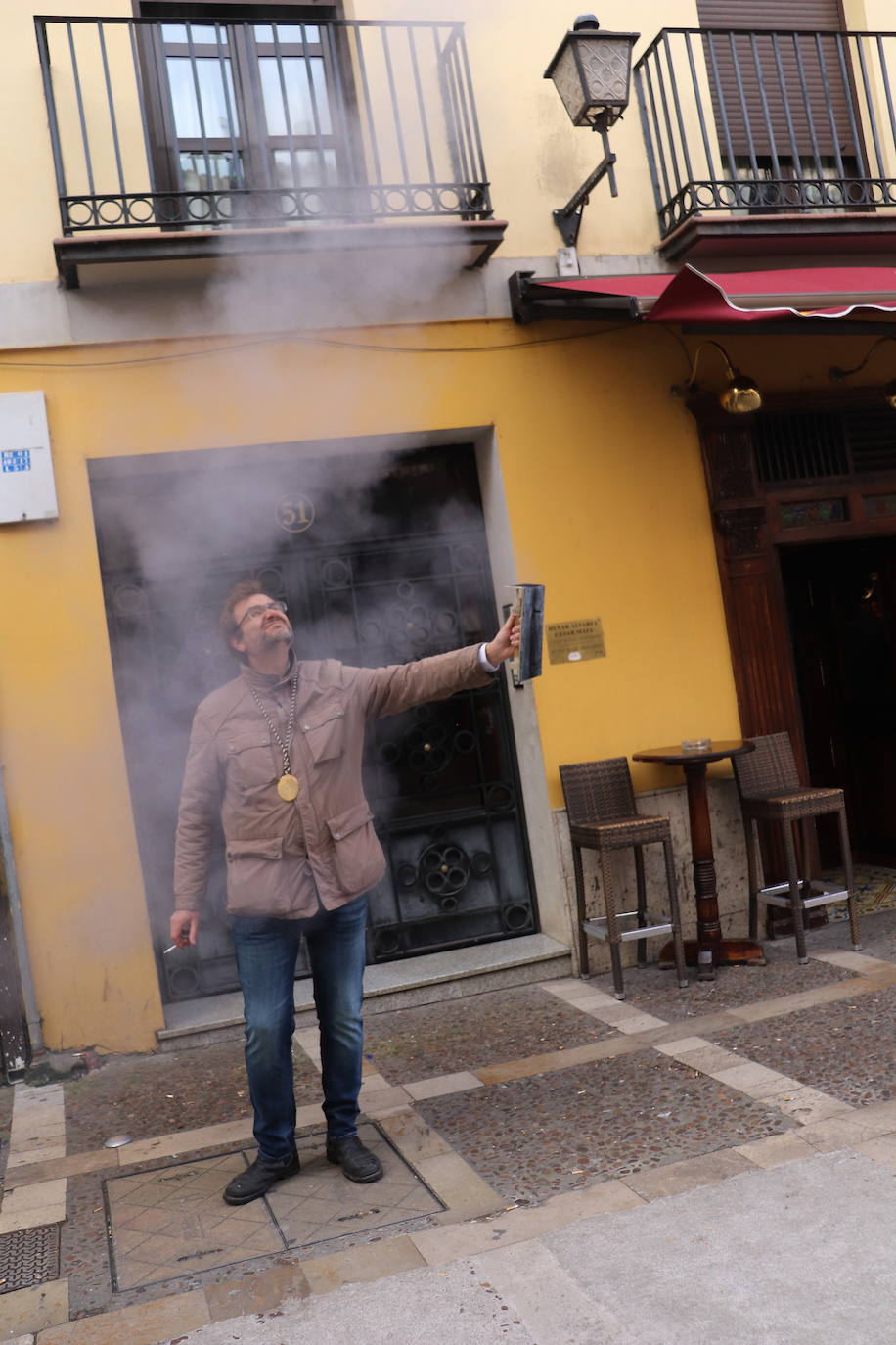 La cofradía de San Juan de la Cruz de Medina de Rioseco ha vuelto a celebrar este domingo la festividad de su santo titular, cuya imagen del siglo XVIII (custodiada en la iglesia del convento del Carmen) salió de nuevo a la calle después de que laprocesión fuera recuperada hace dos años.