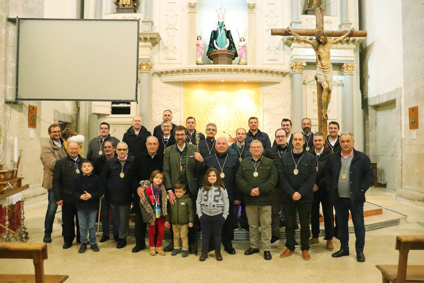 La cofradía de San Juan de la Cruz de Medina de Rioseco ha vuelto a celebrar este domingo la festividad de su santo titular, cuya imagen del siglo XVIII (custodiada en la iglesia del convento del Carmen) salió de nuevo a la calle después de que laprocesión fuera recuperada hace dos años.