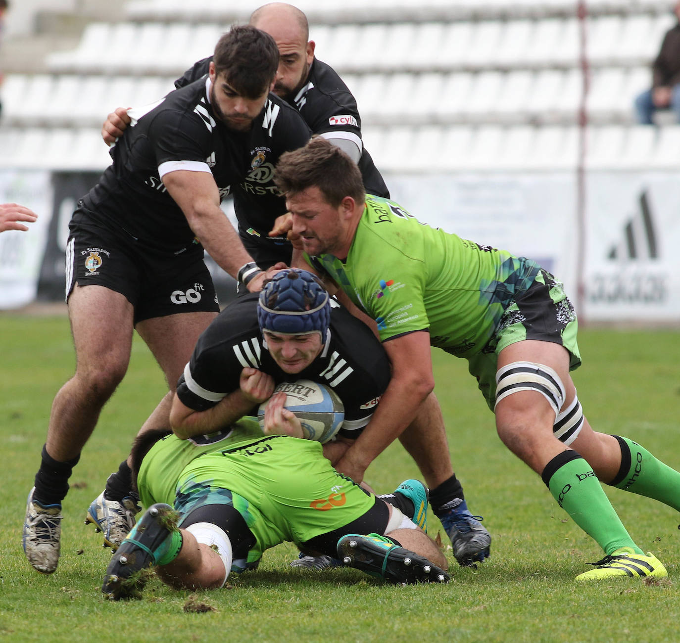 Encuentro celebrado este domingo en Pepe Rojo entre el Silverstorm El Salvador y el Bathco Rugby de Santander.