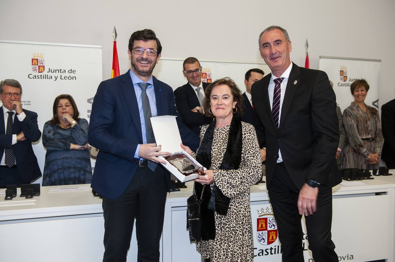 El delegado territorial, José Mazarías, ha trasladado el reconocimiento de la Junta de Castilla y León a 162 funcionarios y laborales que en 2019 culminan su carrera profesional al servicio de los ciudadanos y a los que reciben este año distinciones por años de servicio