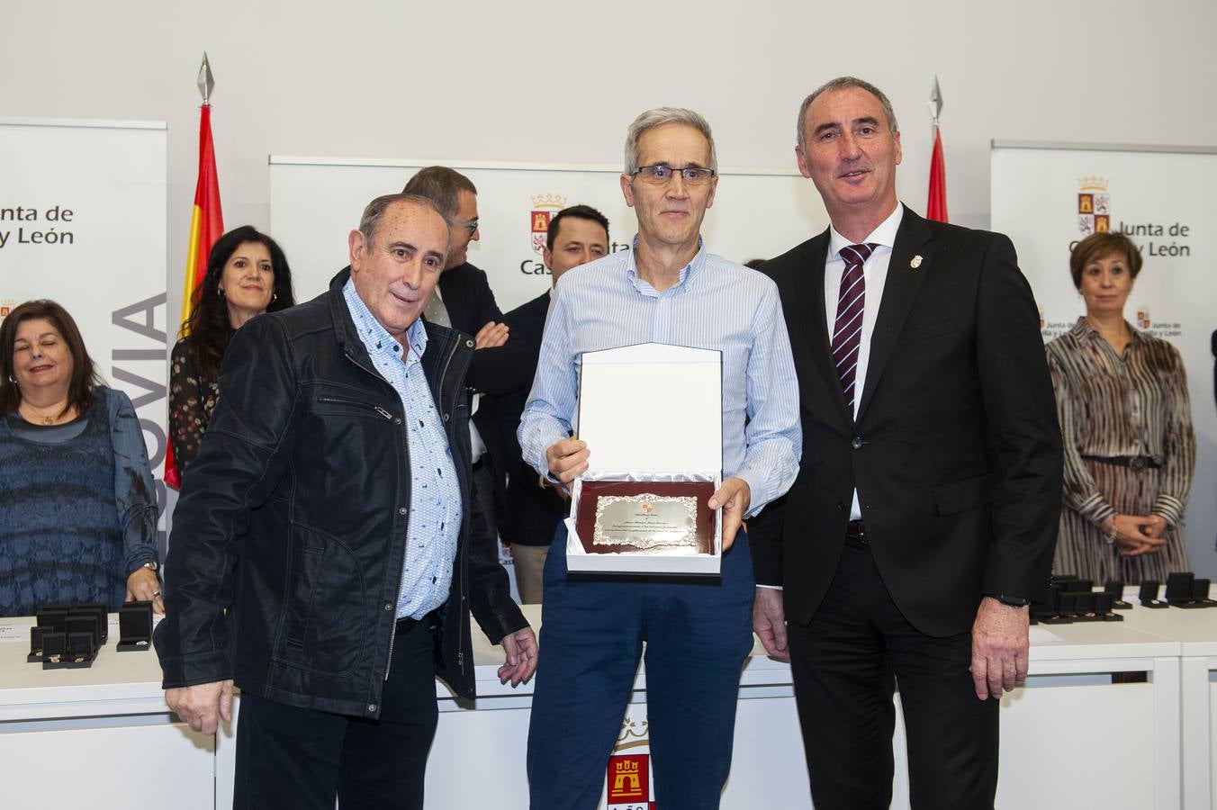 El delegado territorial, José Mazarías, ha trasladado el reconocimiento de la Junta de Castilla y León a 162 funcionarios y laborales que en 2019 culminan su carrera profesional al servicio de los ciudadanos y a los que reciben este año distinciones por años de servicio