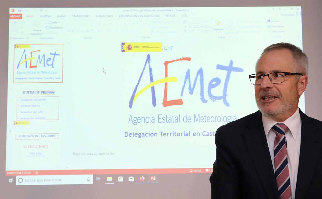 El delegado territorial de la Agencia Estatal de Meteorología en Castilla y León (Aemet), Juan Pablo Álvarez, presenta el resumen climático del otoño y la predicción del tiempo para el invierno. 