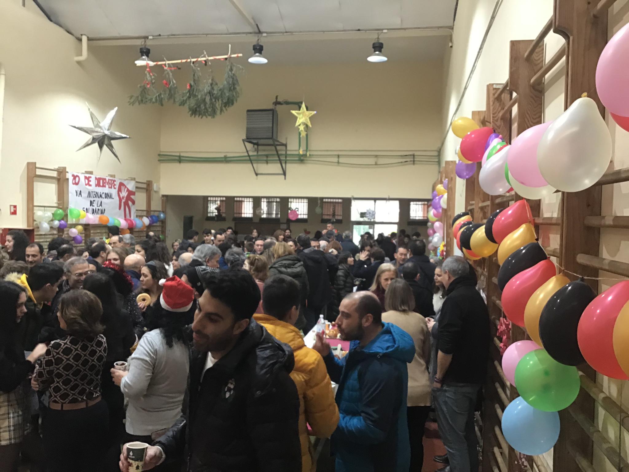 Más de 500 personas se dieron cita en el gimnasio del centro educativo, y lograron recaudar 1.450 euros que irán destinados a las ONG Educa Tanzania y Asalvo