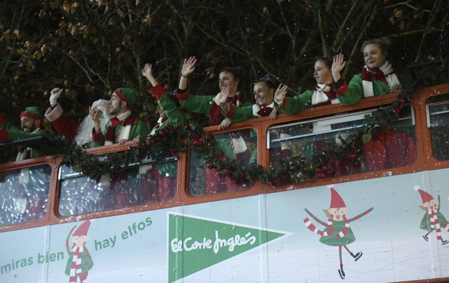 Fotos: Papá Noel y sus elfos llegan a El Corte Inglés del Paseo de Zorrilla